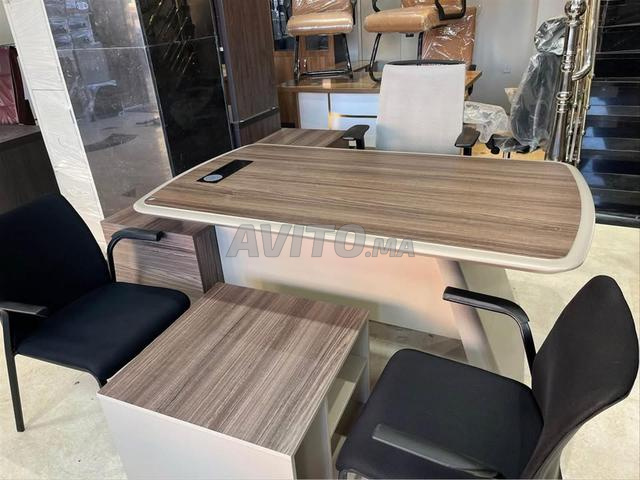 🛍️💼 فرصة لا تعوّض / مكتب أنيق بسعر مُخفض 🔥