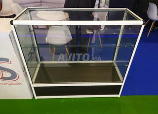 Vitrine en verre et aluminium 1m20 x 1m10 x 0,50m