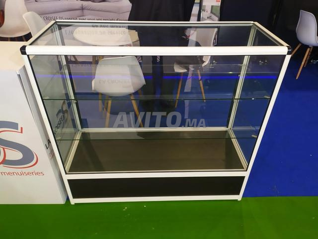 Vitrine en verre et aluminium 1m20 x 1m10 x 0,50m