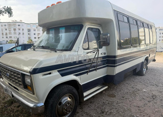 Ford Econoline 350– Style américain vintage