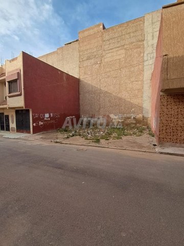 Lot de 95 bien situé pour immeuble 2 niveaux 