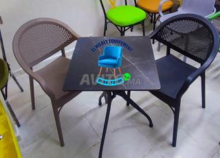 تجهيزات المقاهي والمطاعم طاولة وكرسي قهوة