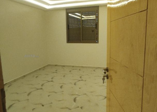 R2 avec studio dans un immeuble privé 