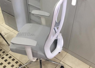 . Chaise de Bureau Élégante en Résille Grise 