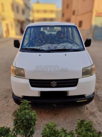 tomobil Suzuki 