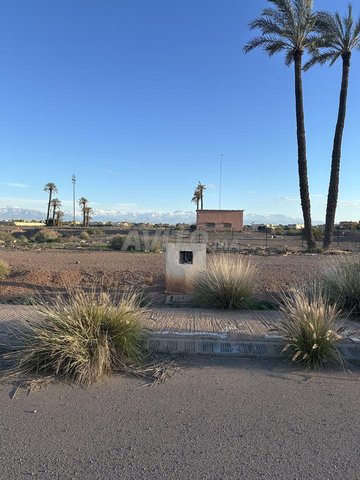 Terrain de 400 m2 zone villa sans vis a vis