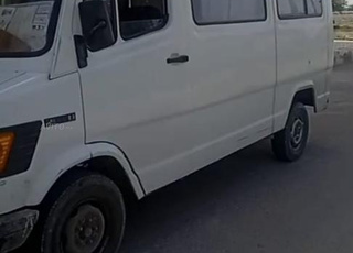 Mercedes-Benz 207D Diesel Manuelle 1984 à Nador