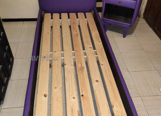 3 lits une place et 1 commode (1m90*80)