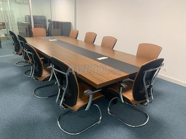 Table de réunion \ fauteuil de bureau \ banquette