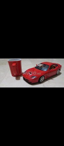 Petite Ferrari de collection originale 