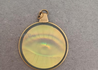 العين المائية مطلية بالذهب عيار 18