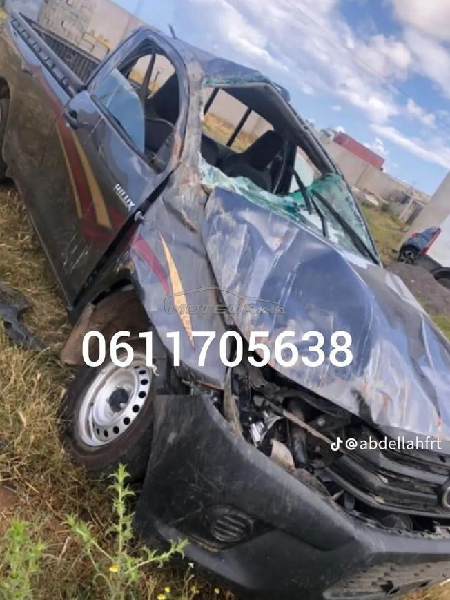 Toyota Hilux accidenté 