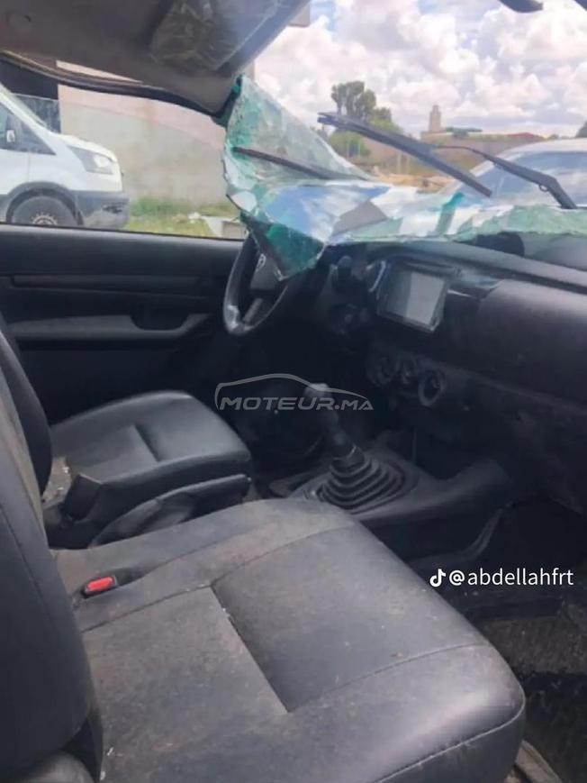Toyota Hilux accidenté 