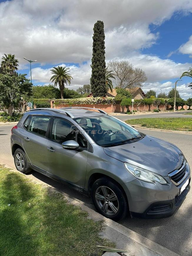 PEUGEOT 2008 MODEL 2014 TRÈS BONNE ÉTAT