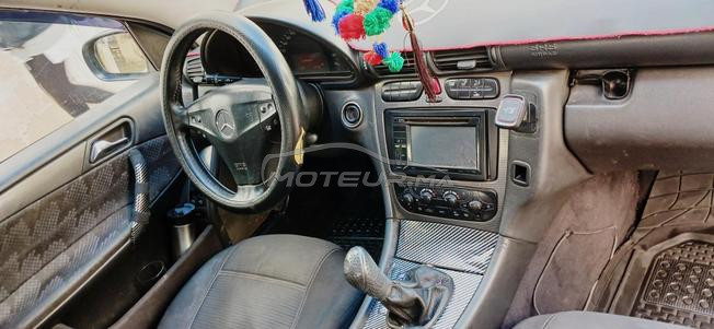 مرسيدس-بنز 220 ديزل يدوي مـ2001 د 2003في طنجة