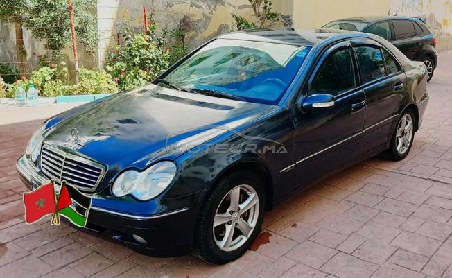 مرسيدس-بنز 220 ديزل يدوي مـ2001 د 2003في طنجة