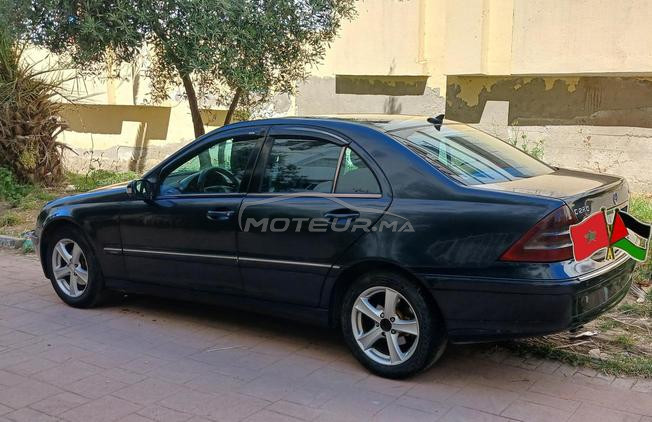 مرسيدس-بنز 220 ديزل يدوي مـ2001 د 2003في طنجة