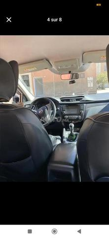 Nissan Qashqai Diesel Manuelle 2016 à Ait Melloul - 2