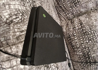 ps4 avec manette originale et des jeux