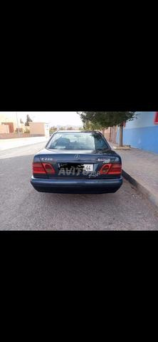 Mercedes-Benz 220 Diesel Manuelle 1996 à Laâyoune