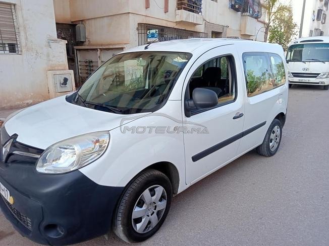 Une voiture d'une EXCELLENTE Etat à vendre 