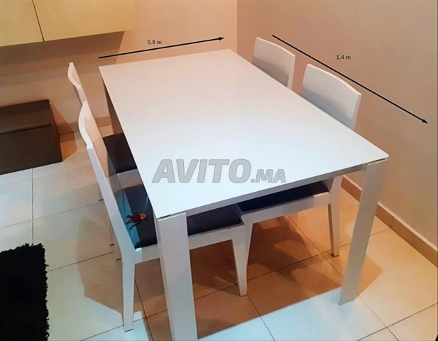 Table à manger extensible avec 4 chaises de luxe