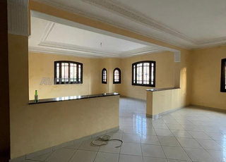 maison commercial a vendre avec 3 magasin charaf