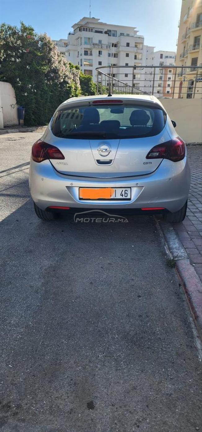 Opel Astra Diesel Manuelle 2012 à Tanger