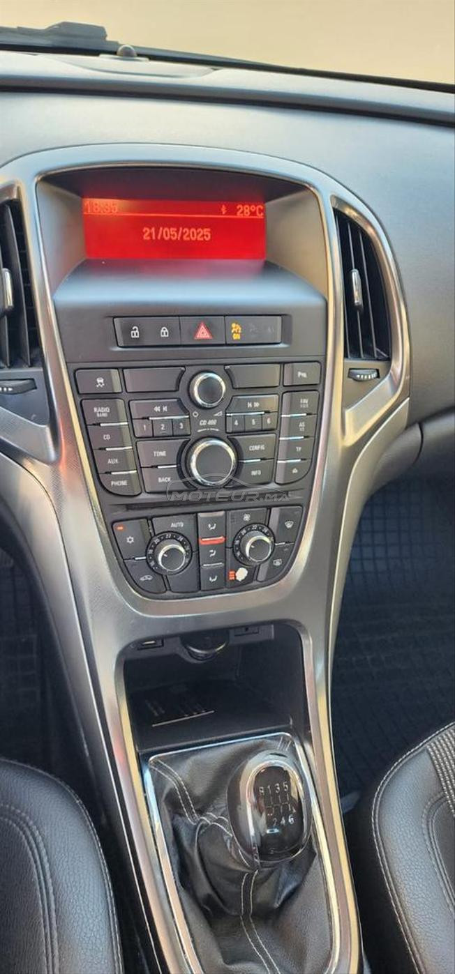 Opel Astra Diesel Manuelle 2012 à Tanger