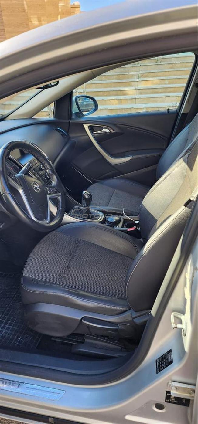 Opel Astra Diesel Manuelle 2012 à Tanger