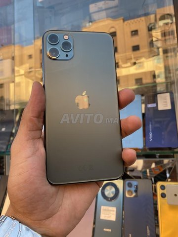 iphone 11 pro Max oficiel 64g 2500 dh