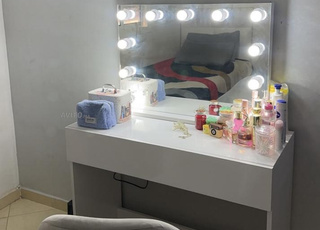 coiffeuse tres bonne etat