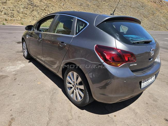 opel astra 2012