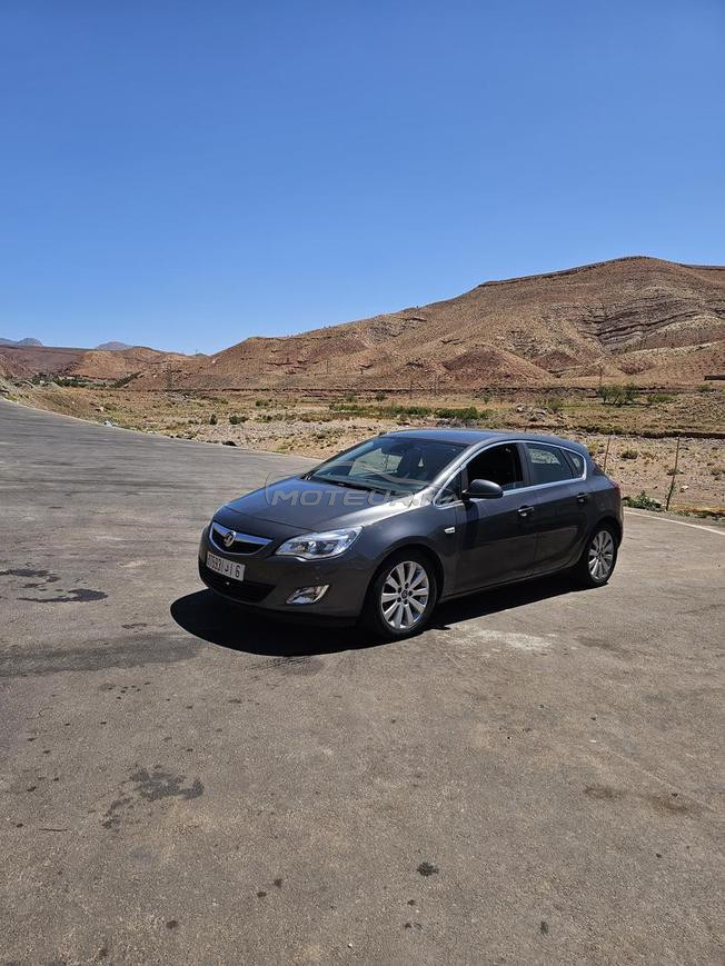 opel astra 2012