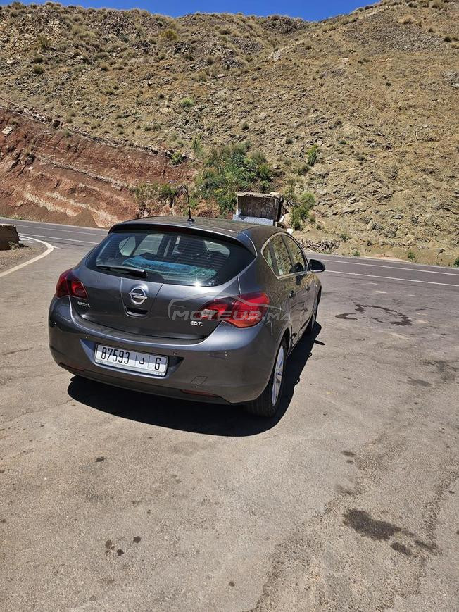 opel astra 2012