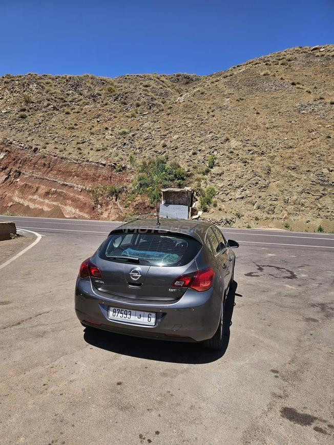 opel astra 2012