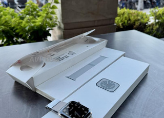 Apple Watch série 8 stainless steel 45Mm Silver 