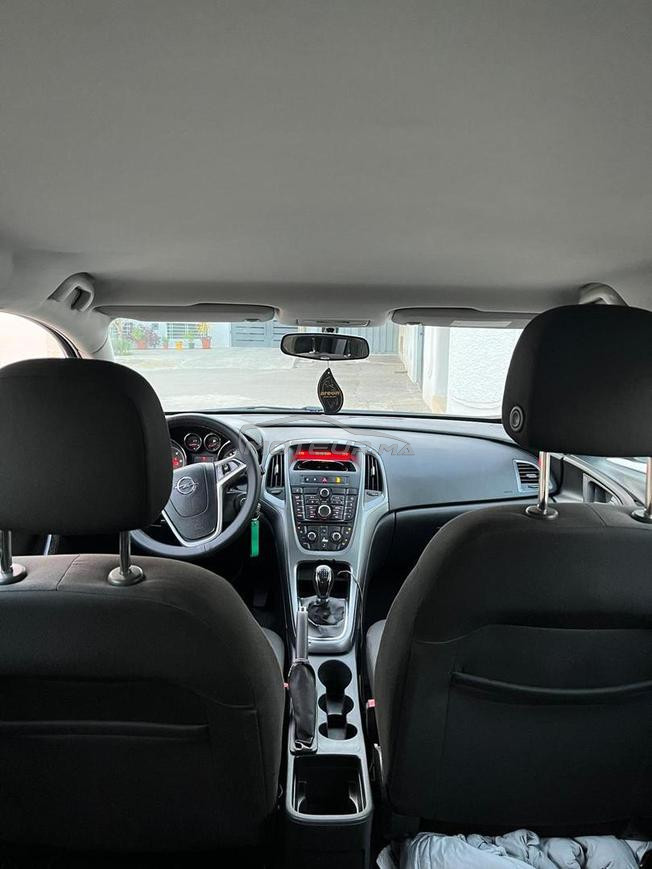 Opel Astra Diesel Manuelle 2015 à Fès
