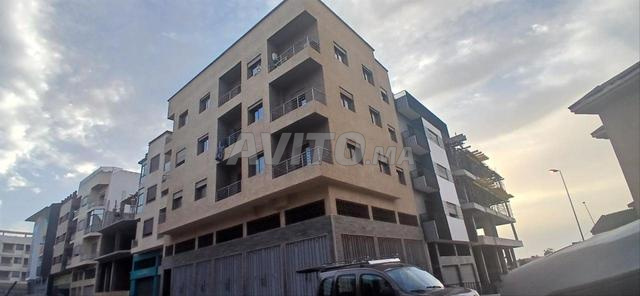 محل تجاري للبيع 60م و السدة 29 المحيط دار بوعزة