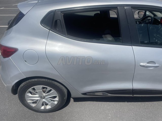 Renault Clio Essence Manuelle 2018 à Kénitra