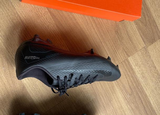 Chaussures de foot Nike Mercurial originales 43