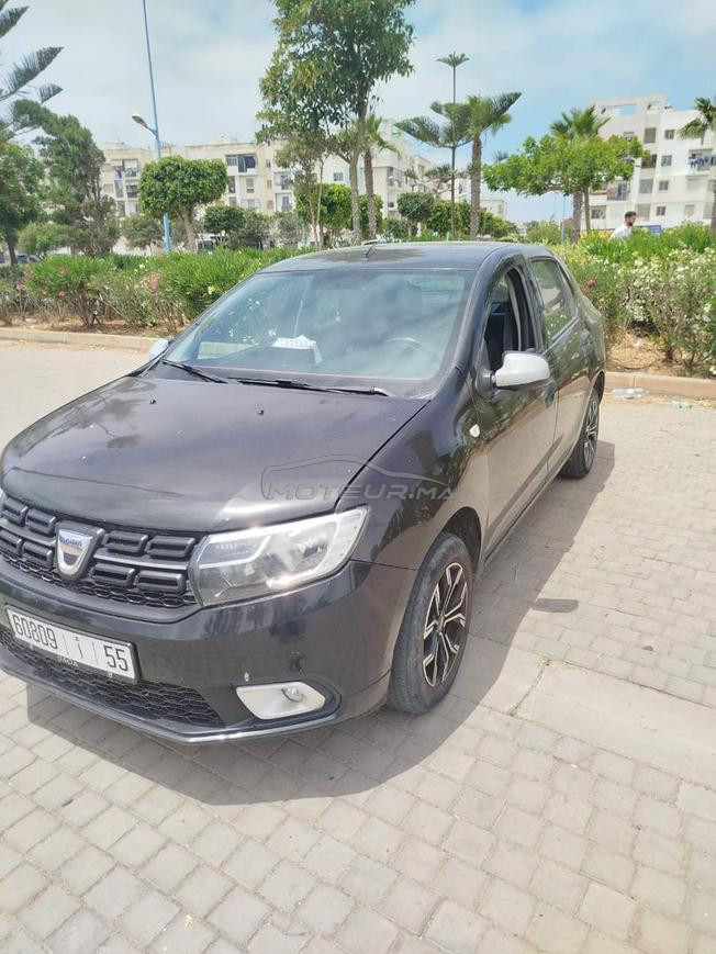 DACIA Logan 2019 très bon état.