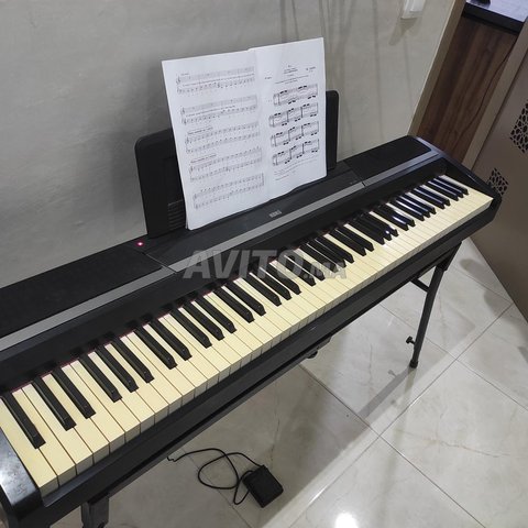 Korg Digital Piano SP-170 