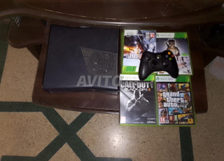 Xbox 360 مع المزيد من الأغراض