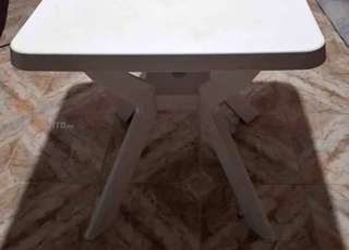 table carré en plastique