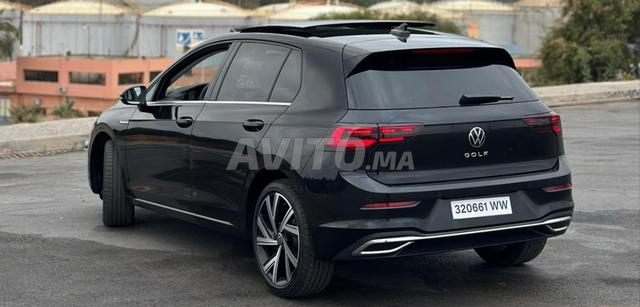 location de voiture golf 8 noire pleine options
