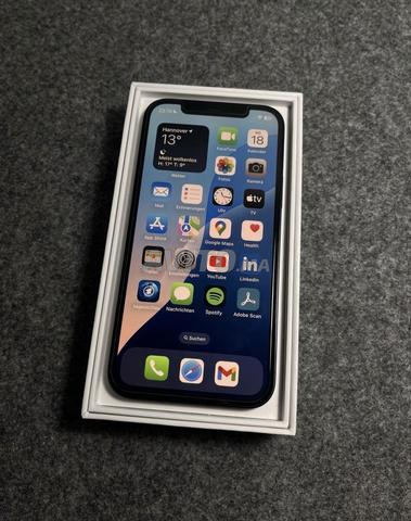 iPhone 12 256 GB presque neuf - 2
