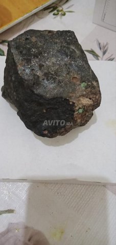 Roche suspectée d’être une météorite – à vendre