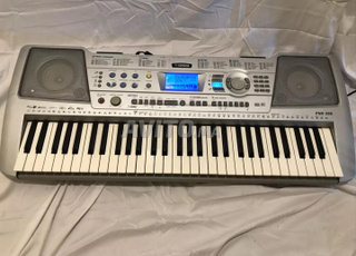   Piano Yamaha PSR 290 et Akai midi controller 