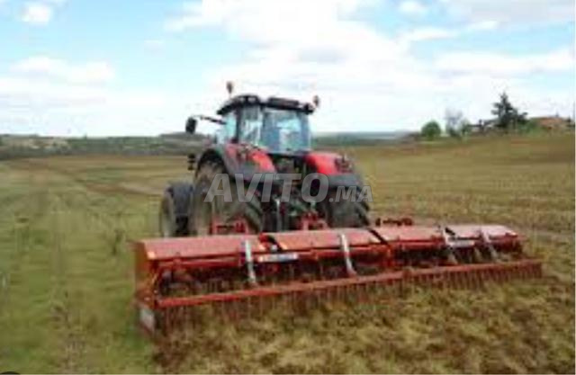 matériel agricole bèche rotative   2 m de travail